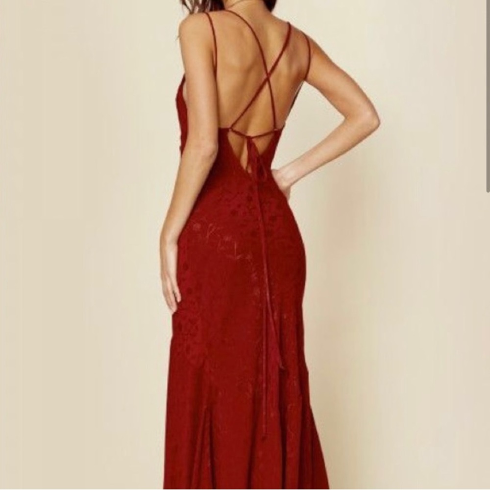 Planet Blue Tru Blu Charlize  Maxi Dress
XS Garnet
(NWOT)